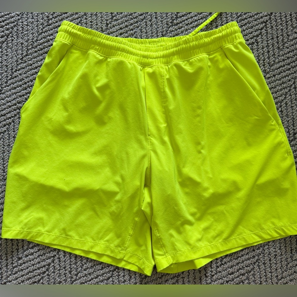 Lululemon Men’s Pace Breaker 7” Shorts Neon Yellow Large